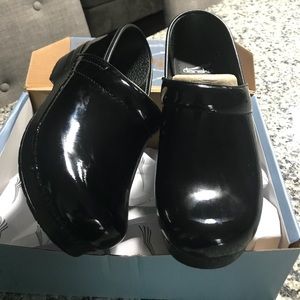 Dansko Professional Black Patent- New - Size 38